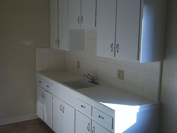 5th image of 200 W Hamilton Ave APT 5