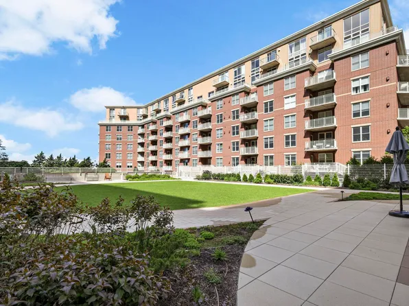 333 W Mifflin St Unit 2090, Madison, WI 53703
