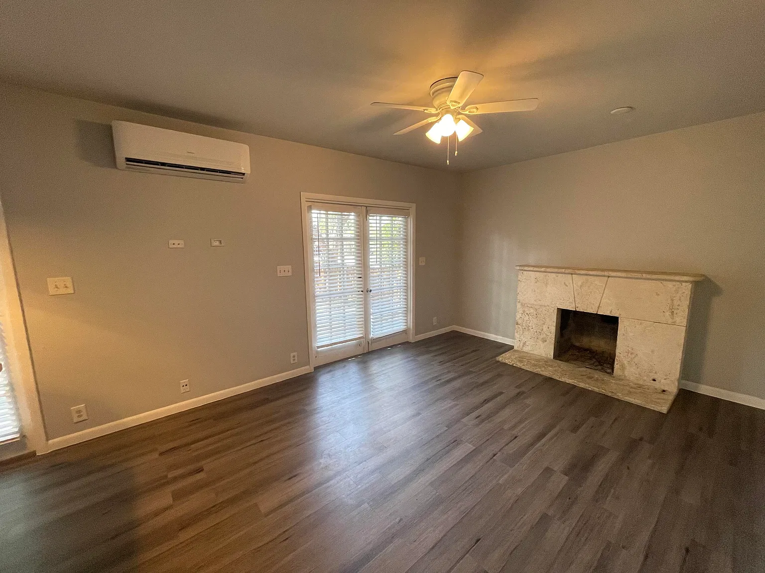 2 bed, 1.0 bath, 800 sqft, $2,500 — Photo 2