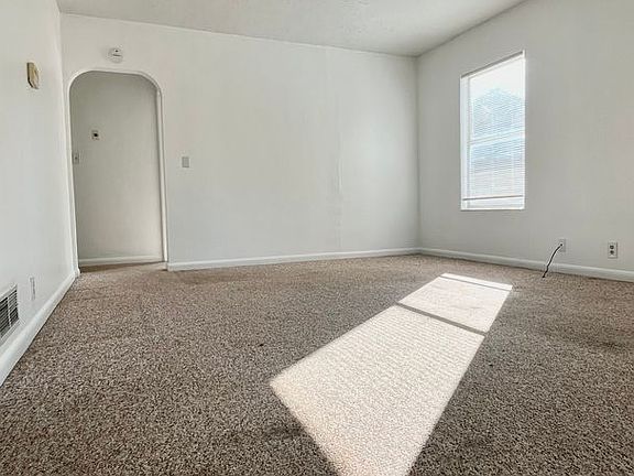 3rd image of 2804 Van Buren Ave