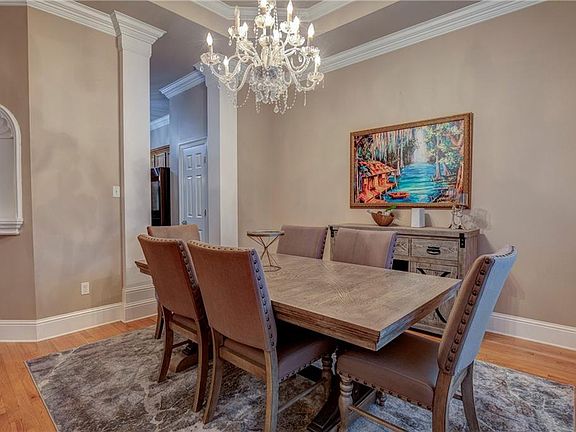 3rd image of 319 Riverwood Dr
