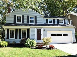 1115 Croyden Rd, Lyndhurst, OH 44124