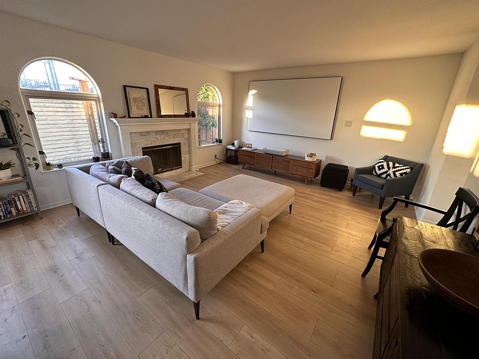 1st image of 2319 Villa Pl