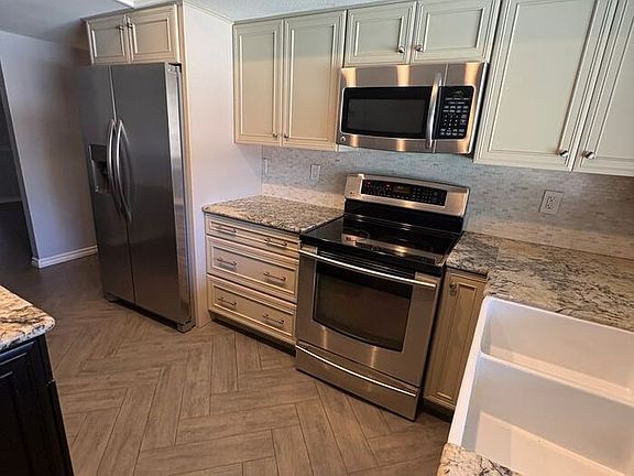 3rd image of 4910 E Pershing Ave