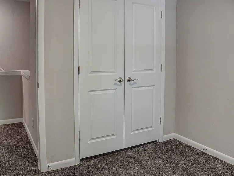 Bell Diamond Manor — Photo 19