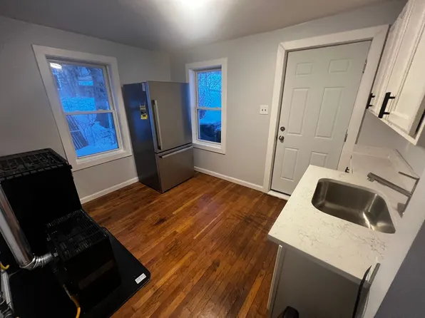 165 Pleasant Street, 165 Pleasant St #1, Southbridge, MA 01550