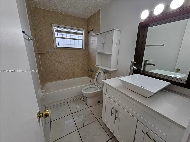 4621 SW 33rd Ave #4 — Photo 9