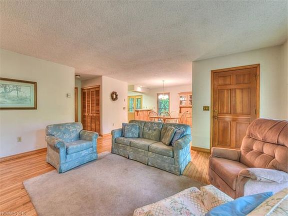 4th image of 97 Lundy Ln