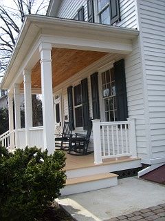 COVERED FRONT PORCH!
