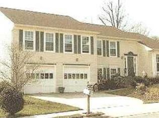 185 Heather Glen Rd, Sterling, VA 20165