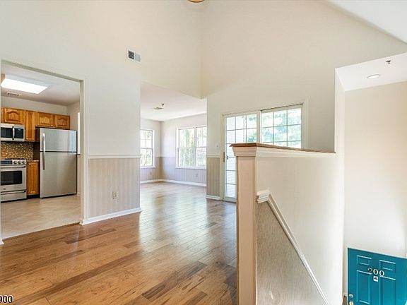 3rd image of 200 Cambridge Ct #200