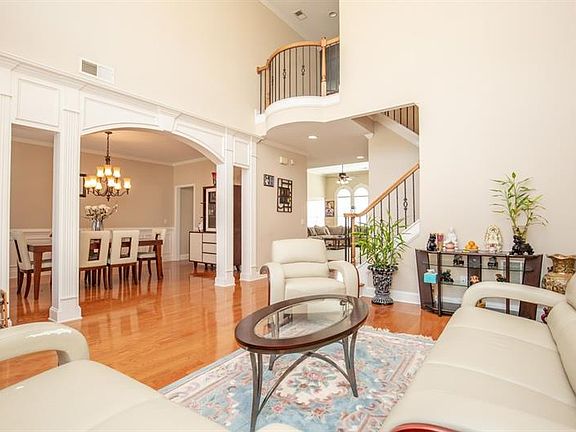 2nd image of 4202 Meadow Wind Dr