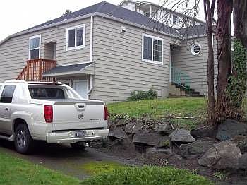2nd image of 1011 S Snoqualmie St