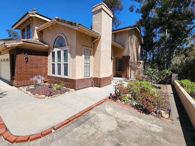 10523 Sunset Ridge Dr — Photo 4