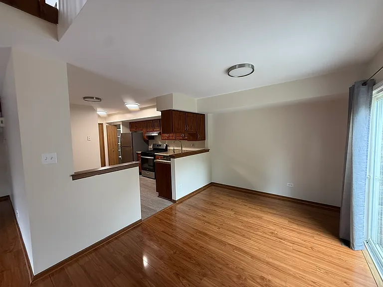 15546 Whitehall Ln — Photo 6
