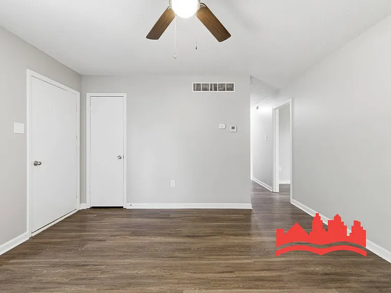 7002 Richard Wilson Dr — Photo 9