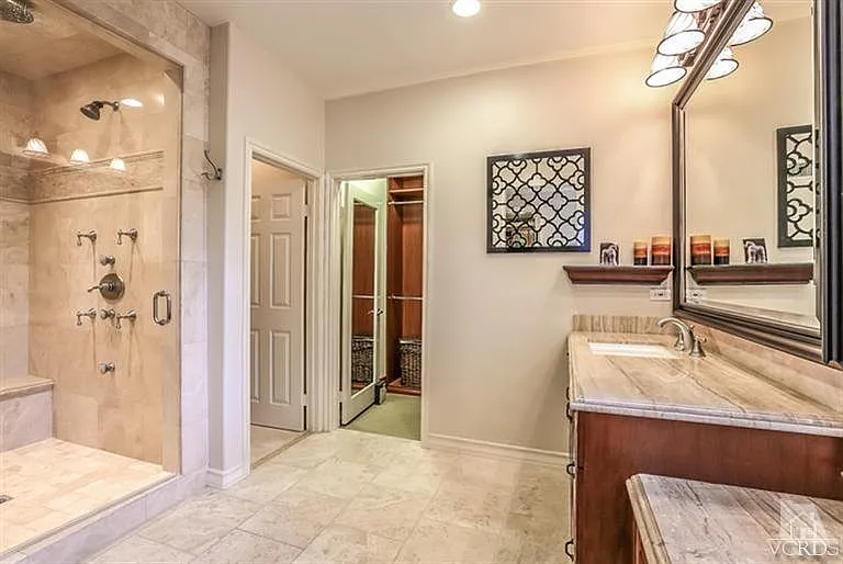 508 Oak Tree Ct — Photo 12
