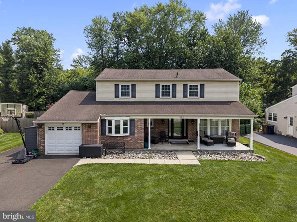 829 Timber Ln, Dresher, PA 19025