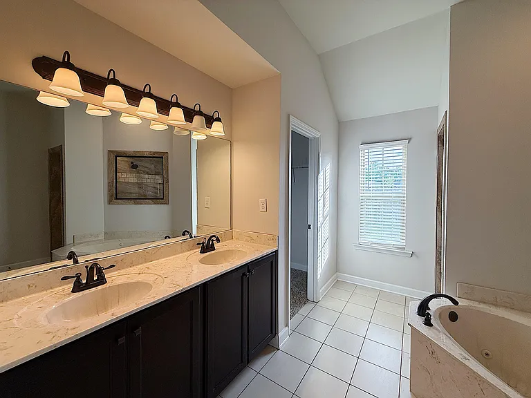 3543 Marion Ln — Photo 7