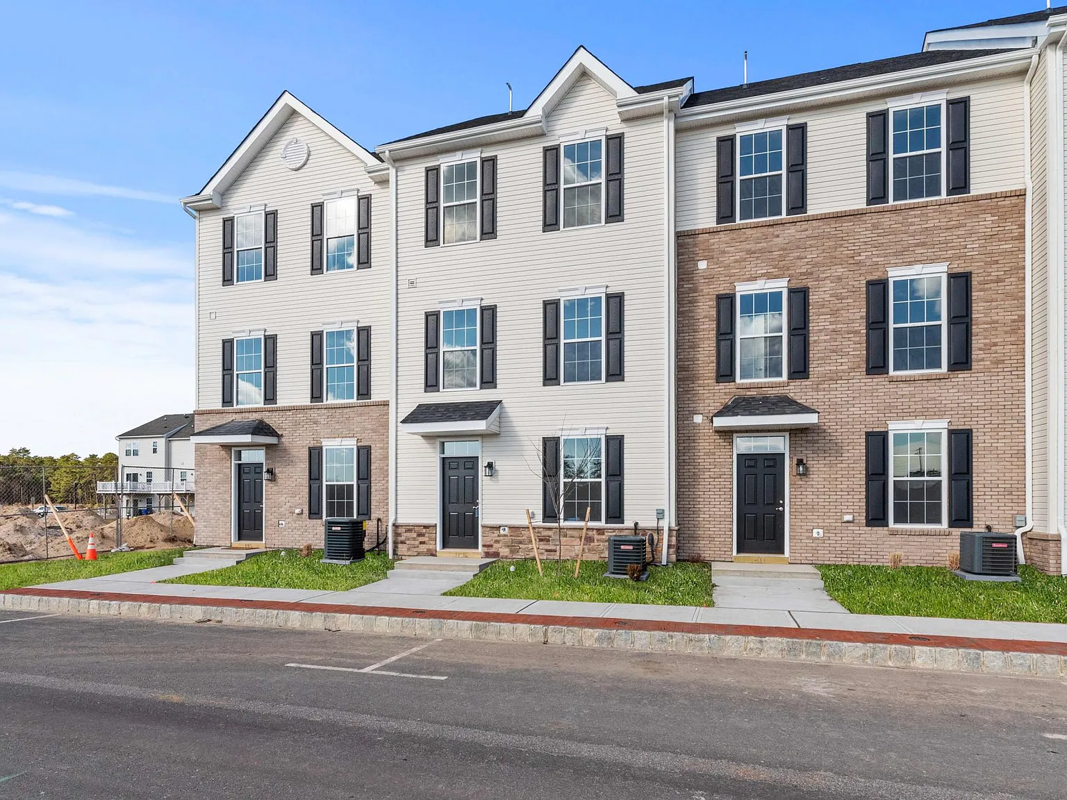 Virtue Rd, Brick — Photo 1