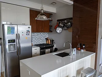 Rented by R New York