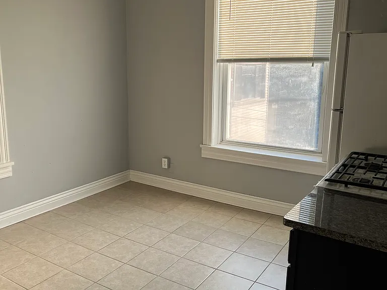 3105 W Diversey Ave #2R — Photo 6