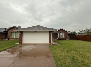 1916 New Haven Ct, Moore, OK 73160