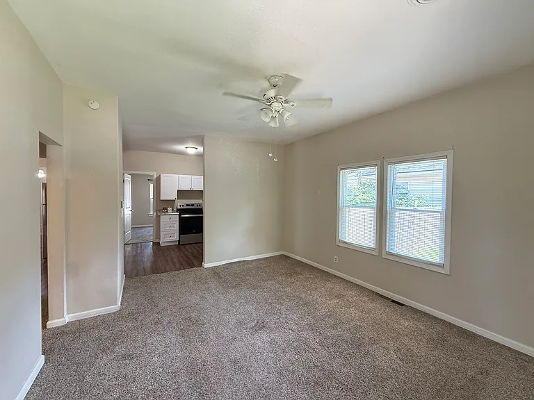 1826 N Jackson Ave — Photo 7
