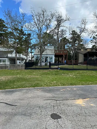 30 Harbour Ln Photo 1