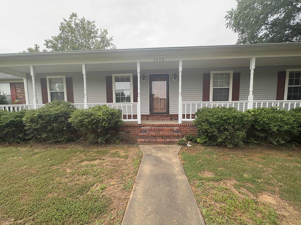 1st image of 2400 Charlestowne Dr