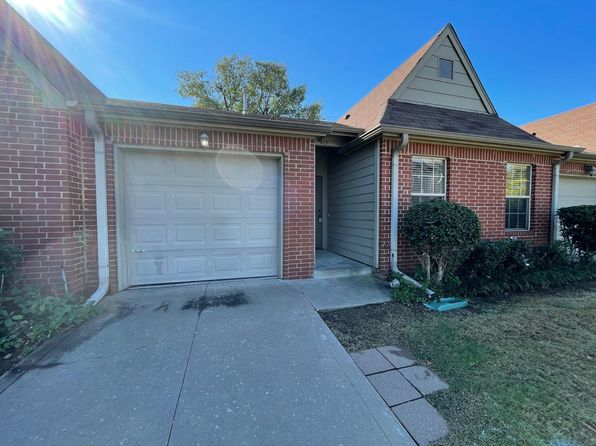 415 W Elgin St