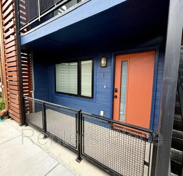415 S Victor Ave #1 — Photo 2