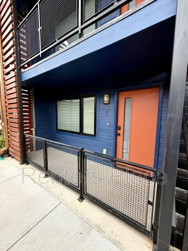 Building Photo - 415 S Victor Ave #1