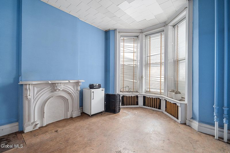 9th image of 93 Ten Broeck Street