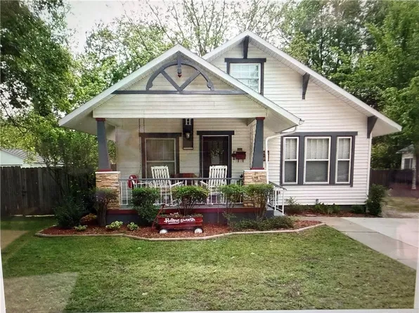 608 S Madison St, Siloam Springs, AR 72761