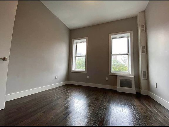 5th image of 560 W 192nd St #3Q