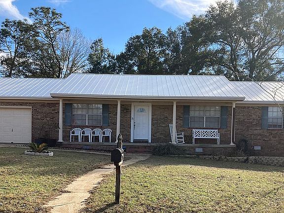 3rd image of 2027 Broyhill Ln