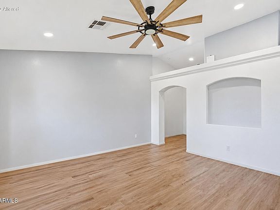 3rd image of 15200 S REDONDO Road