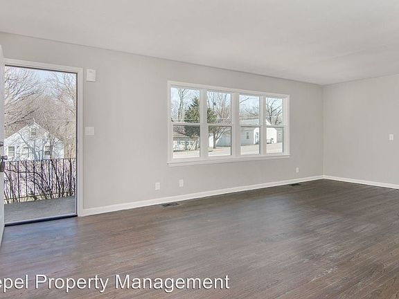 5th image of 3404 S Sterling Ave