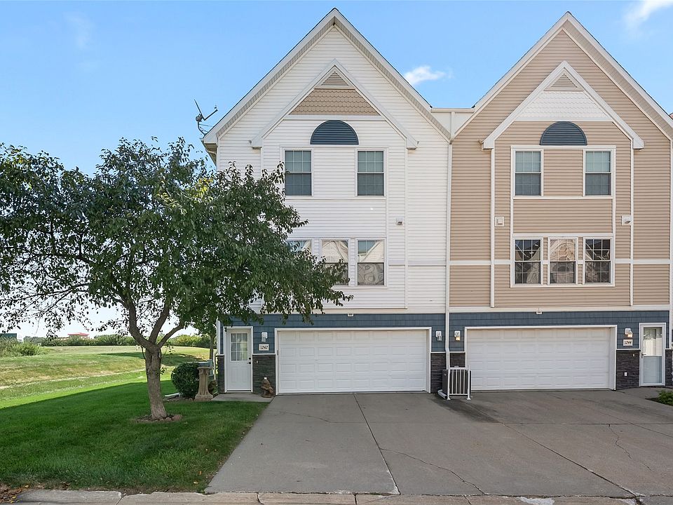 1st image of 1242 SE Village View Ln
