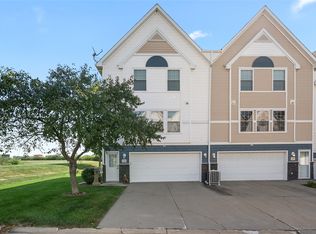 1242 SE Village View Ln, Ankeny, IA 50021