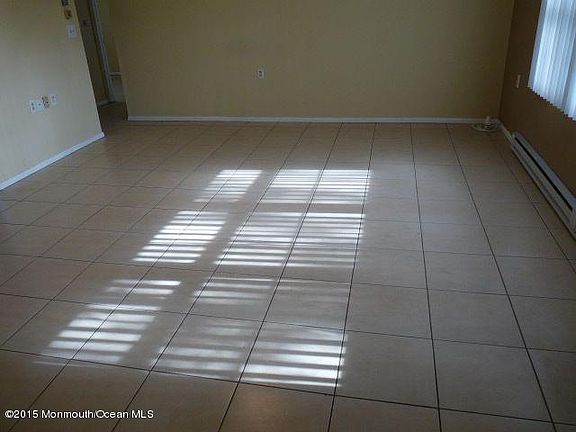 3rd image of 1040A Aberdeen Dr