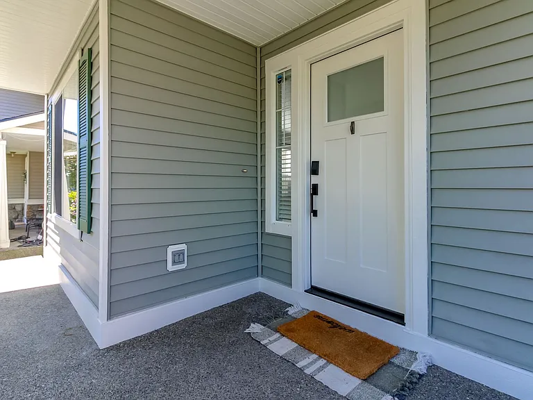 1661 Jensen Ave — Photo 6