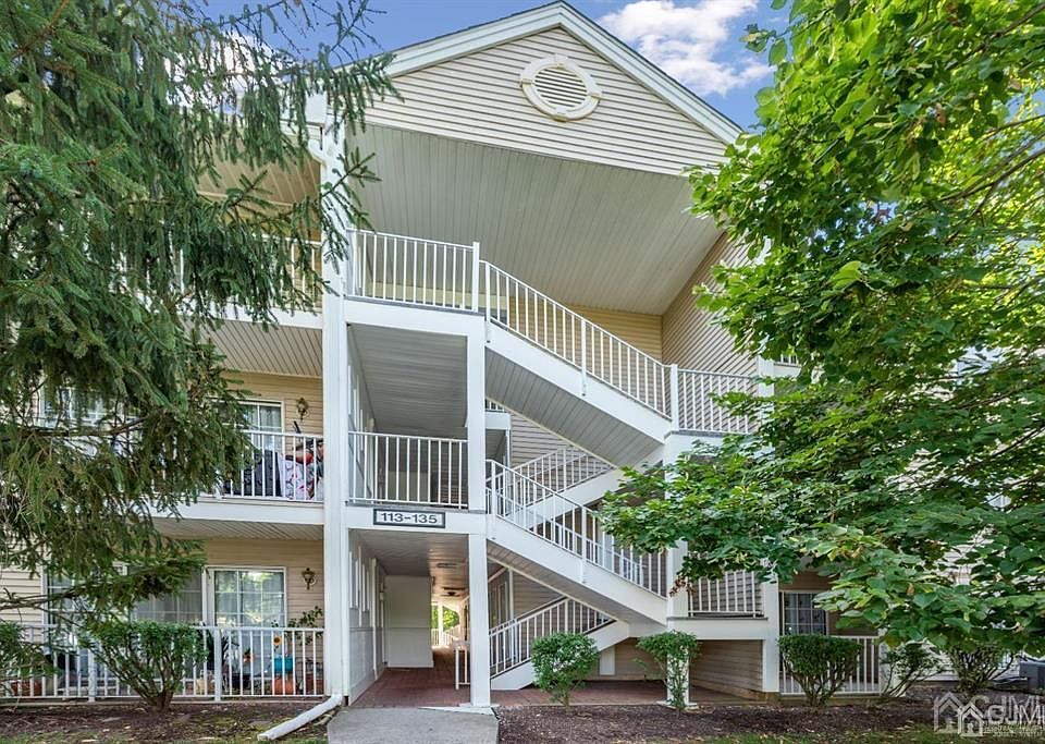 1st image of 129 Rachel Ct
