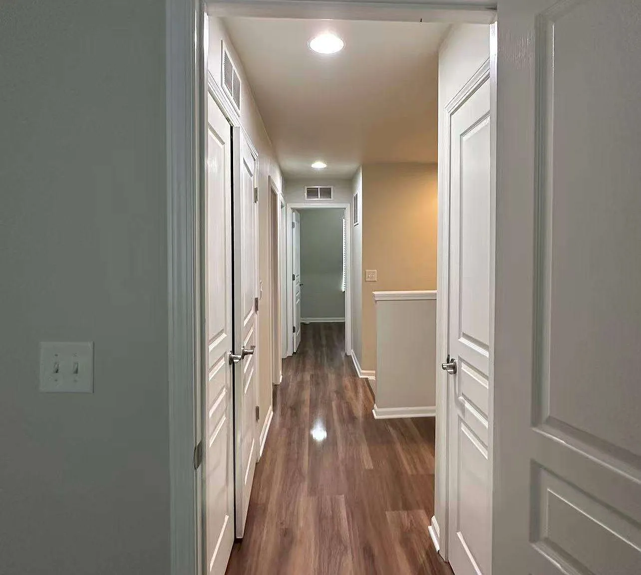 3 bed, 3.5 bath, 1960 sqft, $3,000 — Photo 2