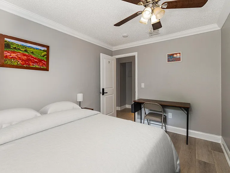 Disclaimer: This photo has been staged. Not all furnishings seen will be provided.