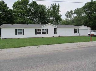 201 E Jackson St, Saybrook, IL 61770