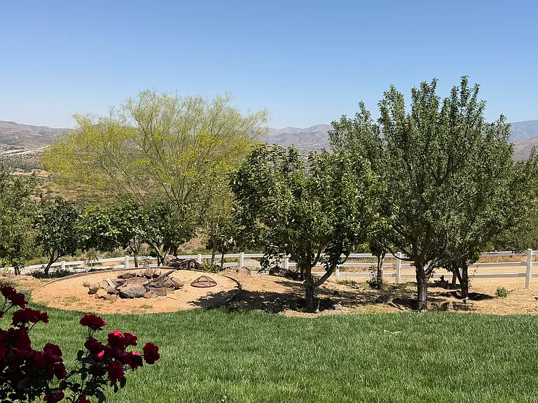 Escondido Canyon Rd — Photo 39