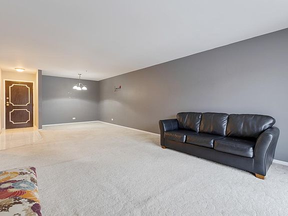 4th image of 245 S Park Ln Unit 310