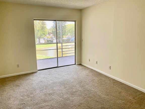 5th image of 400 Waterway Dr S APT 206